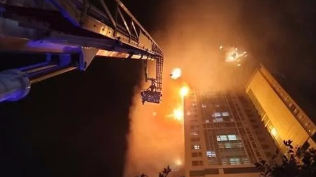 消防知識(shí) 丨 全樓在燃燒！33層建筑深夜起火，高層火災(zāi)到底該如何逃生？
